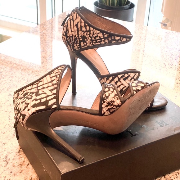 L.A.M.B black and white open toe heels. Worn once - Picture 5 of 6